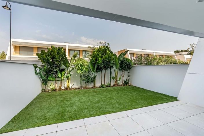 Image No.8-3 Bed Townhouse for sale