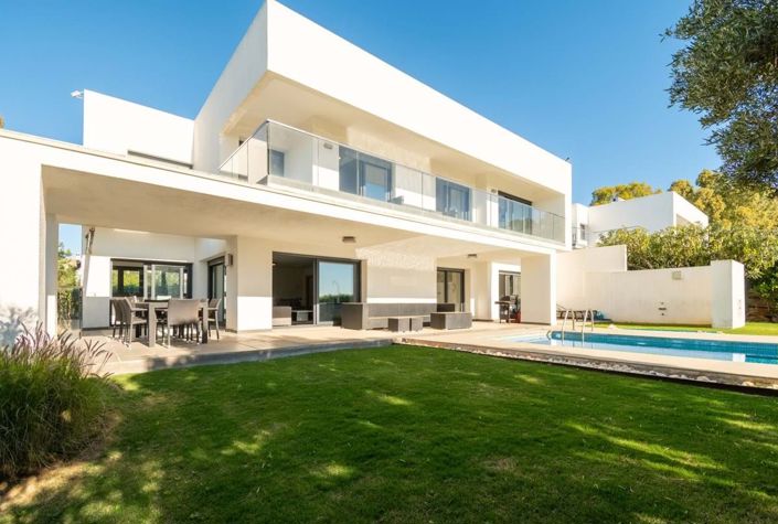 Image No.1-4 Bed Villa for sale