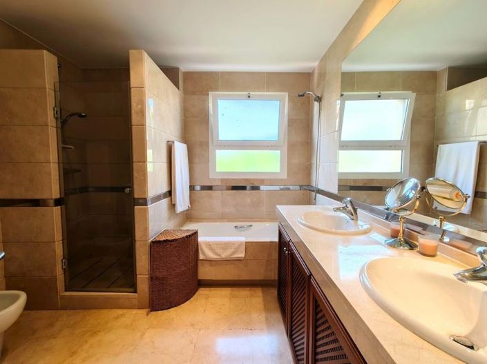 Image No.13-3 Bed Apartment for sale