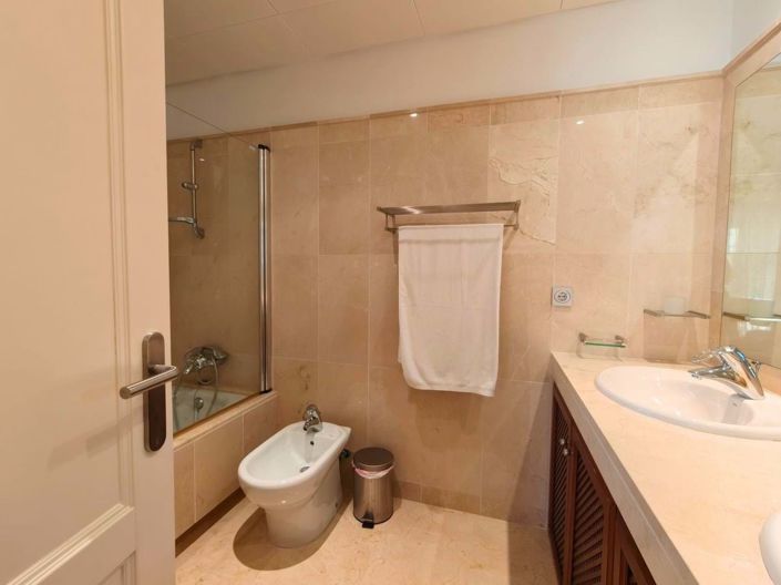 Image No.25-3 Bed Apartment for sale