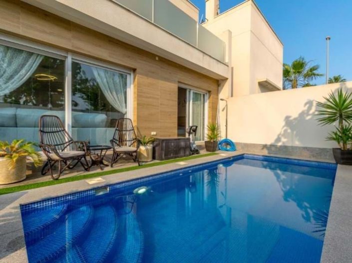 Image No.2-3 Bed Villa for sale