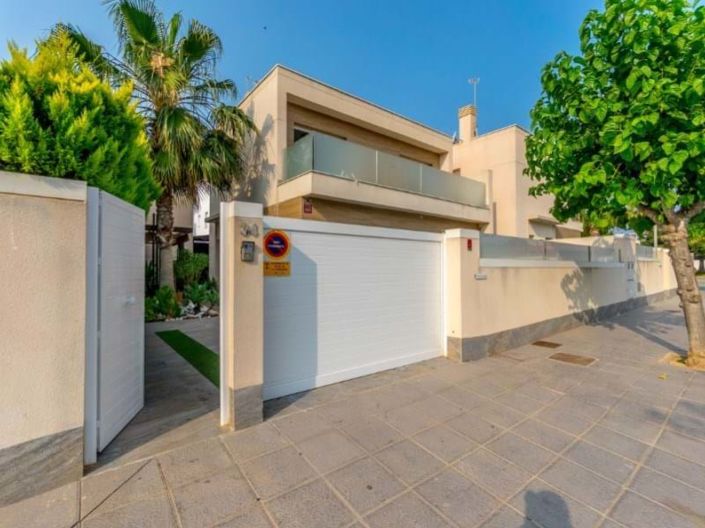 Image No.24-3 Bed Villa for sale