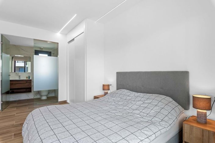 Image No.15-2 Bed Apartment for sale