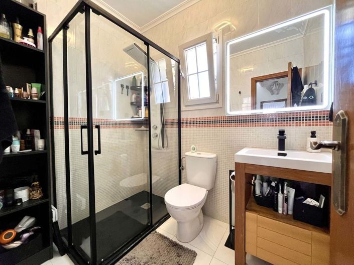 Image No.19-3 Bed Townhouse for sale