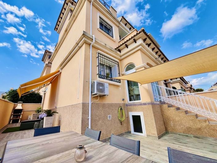 Image No.2-3 Bed Townhouse for sale