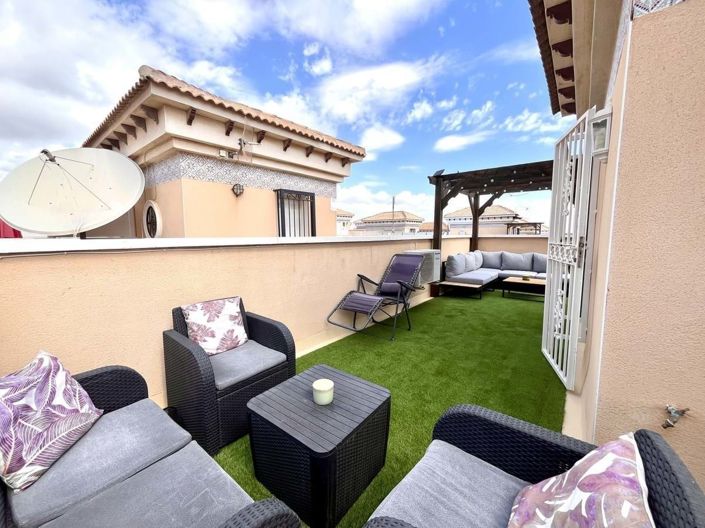 Image No.21-3 Bed Townhouse for sale