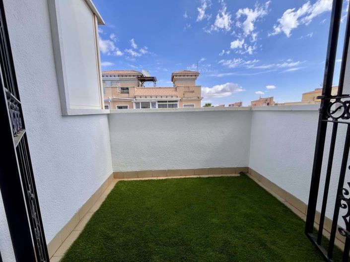 Image No.31-3 Bed Townhouse for sale