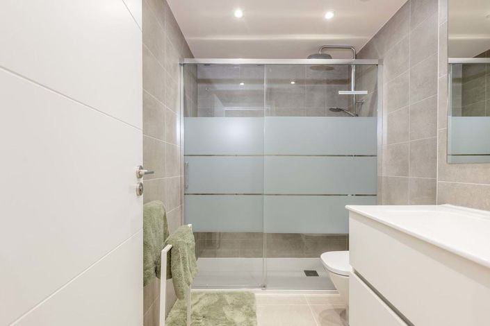 Image No.22-2 Bed Apartment for sale