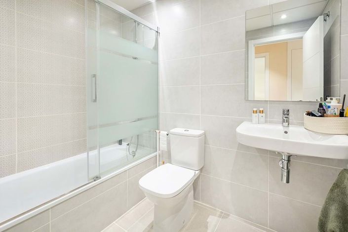 Image No.24-2 Bed Apartment for sale