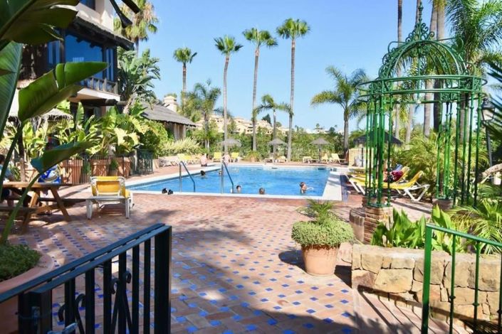 Image No.1-4 Bed Townhouse for sale