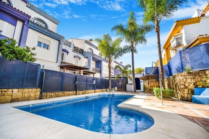 Image No.1-5 Bed Property for sale
