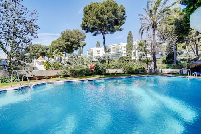 Image No.1-3 Bed Property for sale