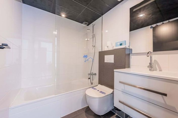 Image No.21-3 Bed Apartment for sale