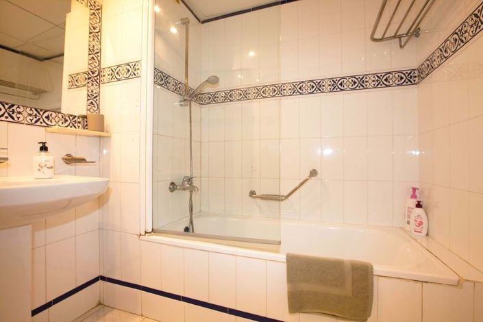 Image No.22-2 Bed Apartment for sale
