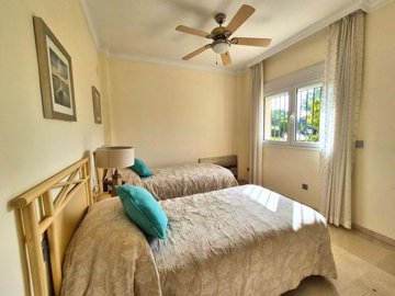 1447-633978-78d1f4f8b6655591b02d22fabb36a692d