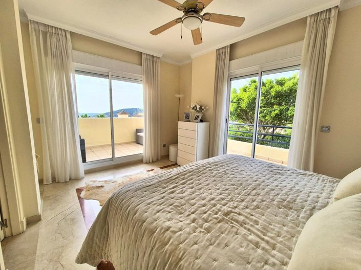 Image No.15-3 Bed Townhouse for sale