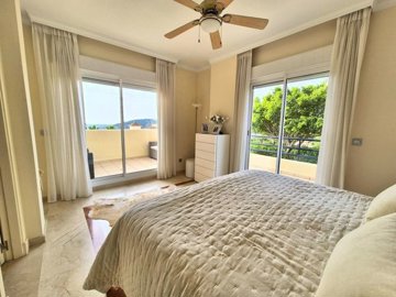 1447-633978-78d1f4f8b6655591b02d22fabb36a692d