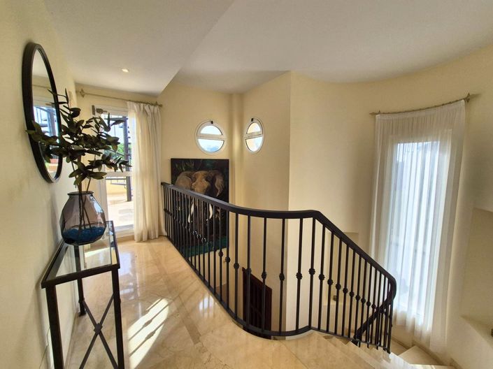 Image No.20-3 Bed Townhouse for sale