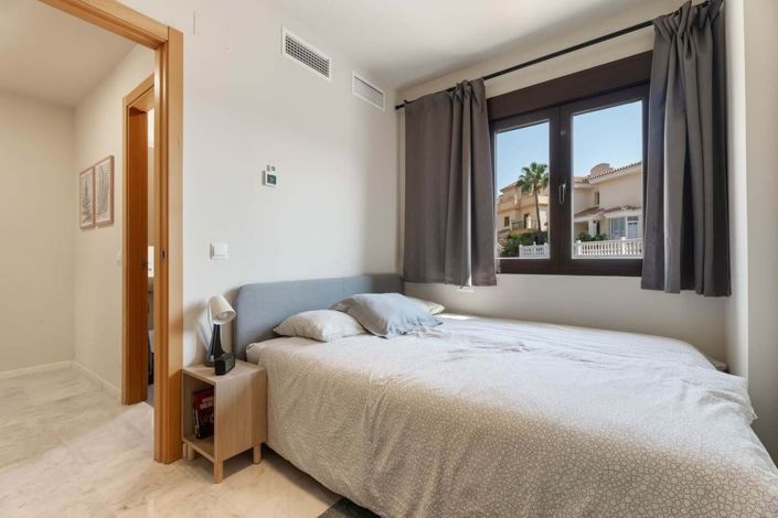 Image No.16-3 Bed Townhouse for sale