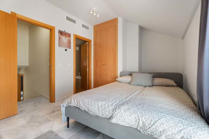 Image No.17-3 Bed Townhouse for sale