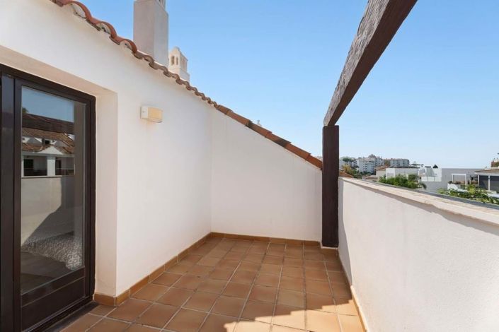 Image No.24-3 Bed Townhouse for sale