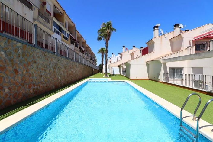 Image No.1-3 Bed Townhouse for sale