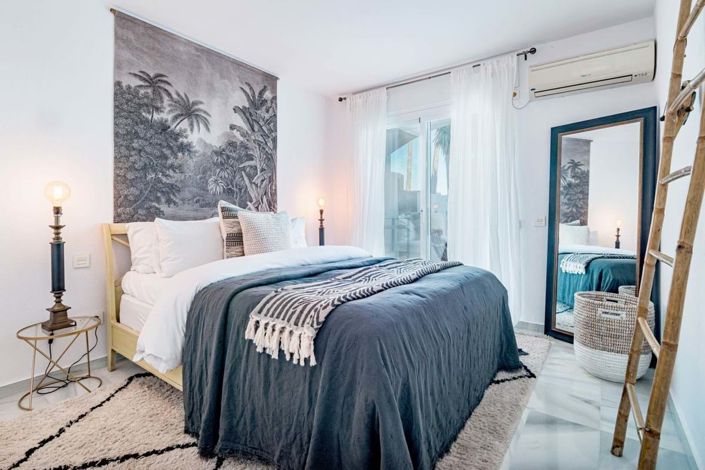 Image No.18-2 Bed Townhouse for sale