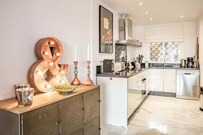 Image No.9-2 Bed Townhouse for sale