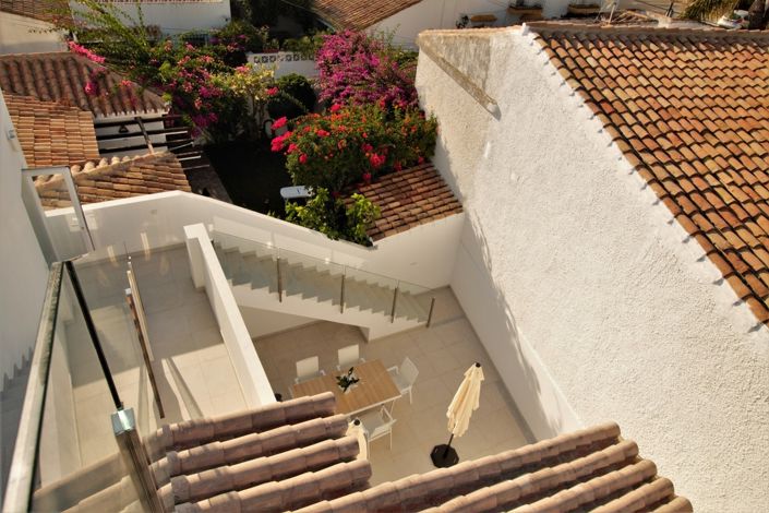 Image No.22-4 Bed Townhouse for sale