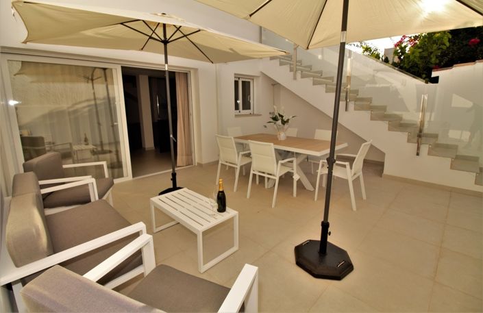 Image No.33-4 Bed Townhouse for sale