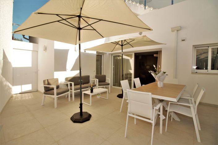 Image No.34-4 Bed Townhouse for sale