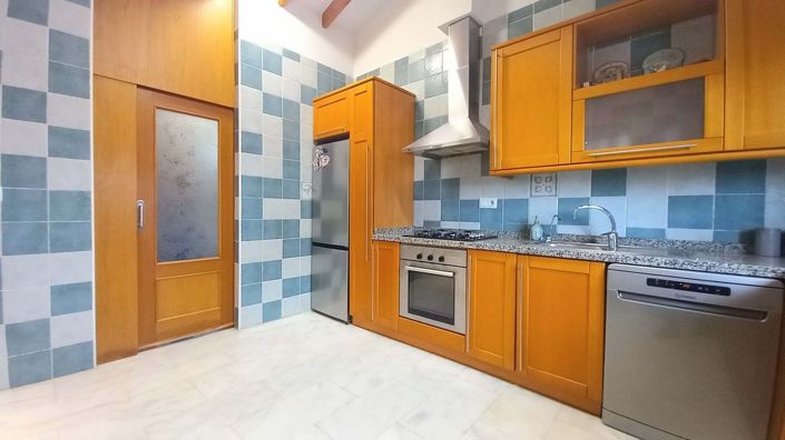 Image No.12-4 Bed Villa for sale