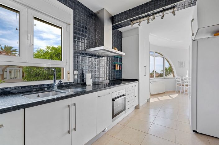 Image No.11-5 Bed Villa for sale