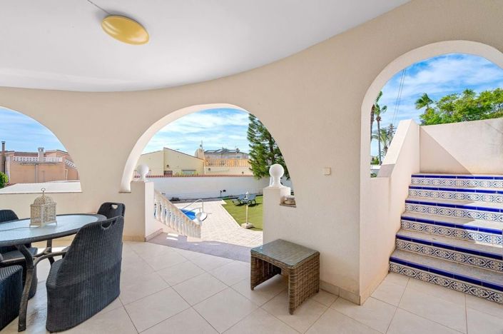 Image No.15-5 Bed Villa for sale