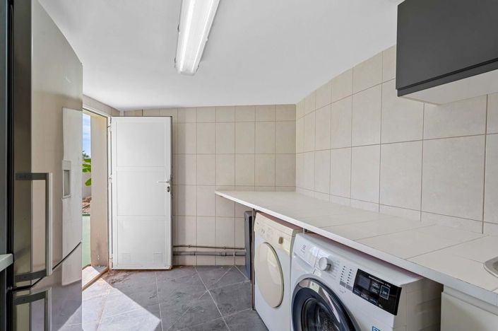 Image No.48-5 Bed Villa for sale