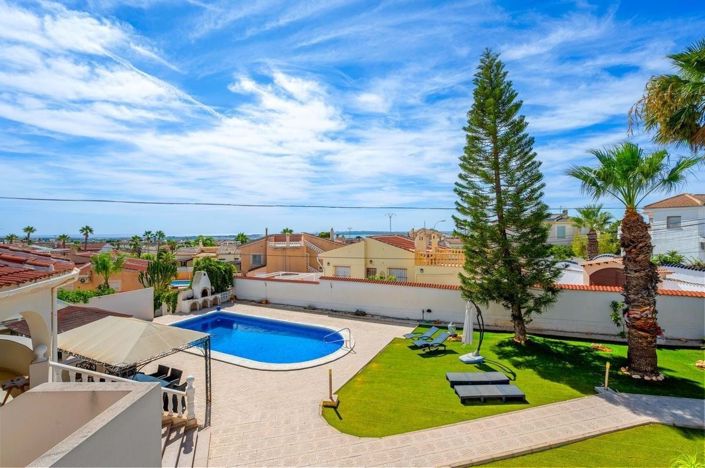 Image No.50-5 Bed Villa for sale