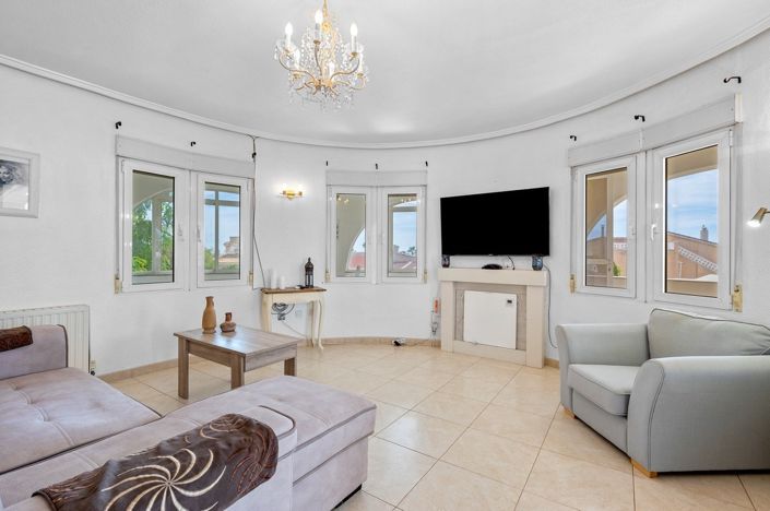 Image No.9-5 Bed Villa for sale