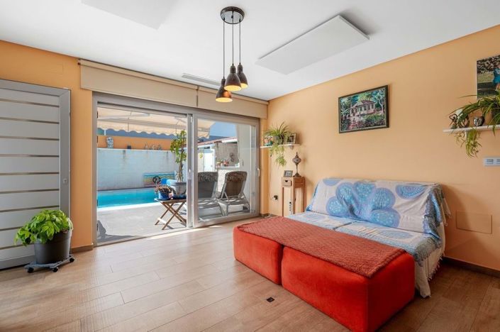 Image No.9-2 Bed Villa for sale