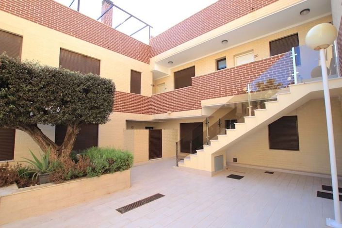 Image No.18-3 Bed Property for sale