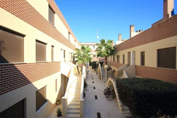 Image No.22-3 Bed Property for sale