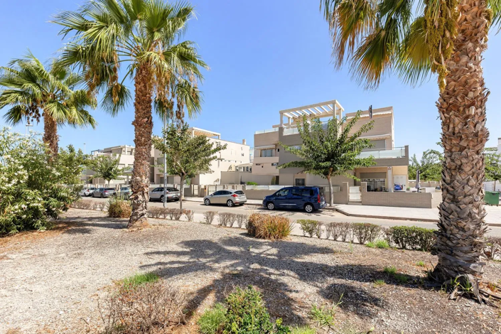 Image No.23-3 Bed Apartment for sale