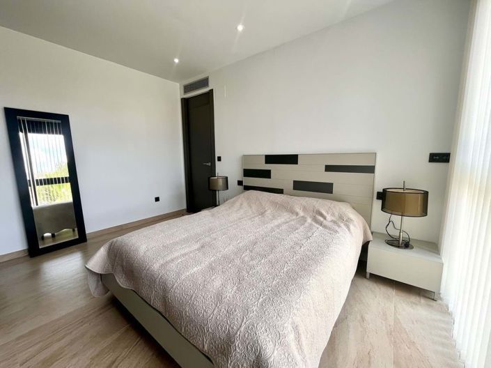 Image No.11-3 Bed Villa for sale