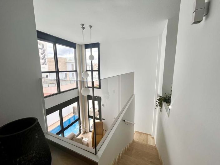 Image No.26-3 Bed Villa for sale