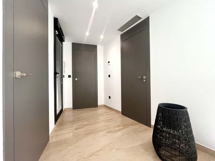 Image No.27-3 Bed Villa for sale