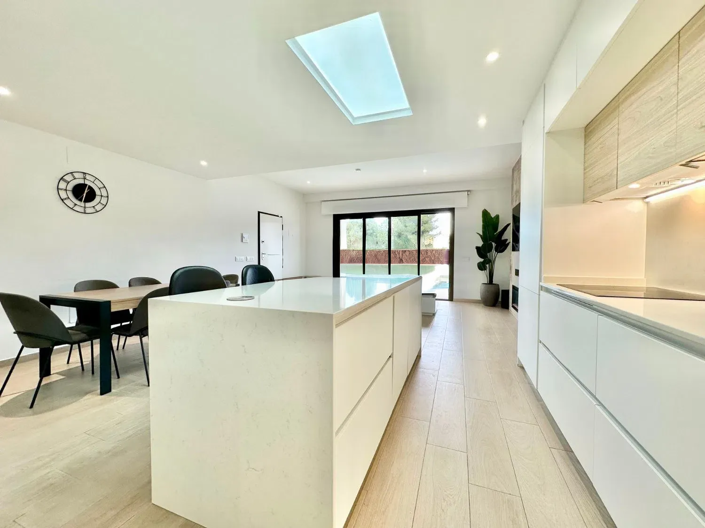 Image No.22-4 Bed Apartment for sale