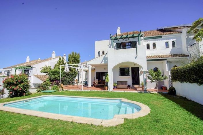 Image No.1-3 Bed Villa for sale