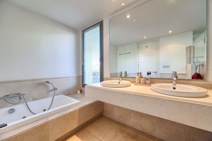 Image No.14-2 Bed Apartment for sale