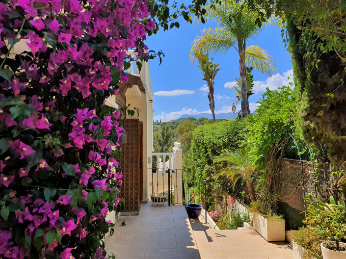 Image No.1-5 Bed Villa for sale