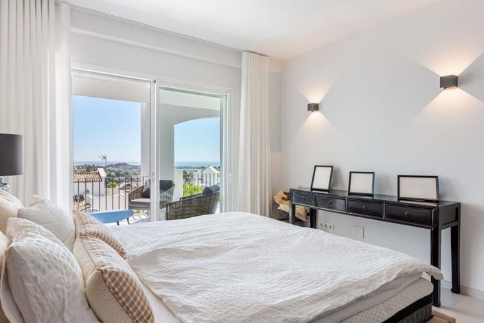 Image No.11-3 Bed Apartment for sale