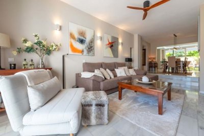 1447-639221-78d1f4f8b6655591b02d22fabb36a692d